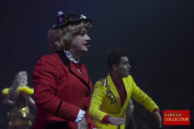 Marie-Thérèse  Porchet danse avec le Bingo Circus Theater, le ballet du cirque