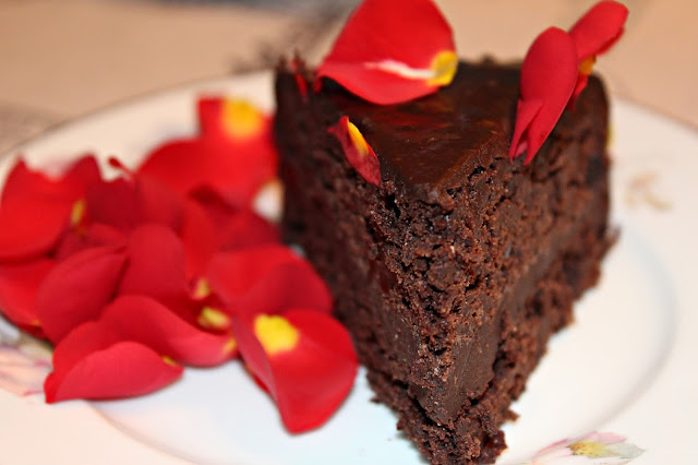 LA MEJOR TARTA DE CHOCOLATE NEGRO Y REMOLACHA {MUY RICA} LA MEJOR TARTA DE CHOCOLATE NEGRO Y REMOLACHA {MUY RICA}