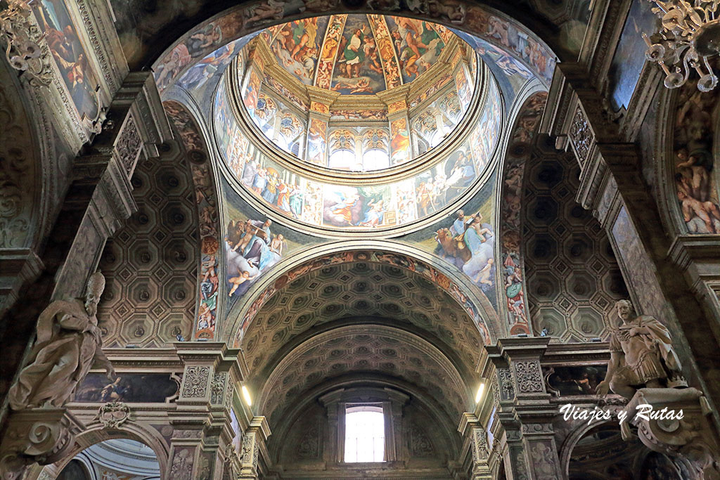 Interior de la Basílica Santa Maria Campagna de Piacenza