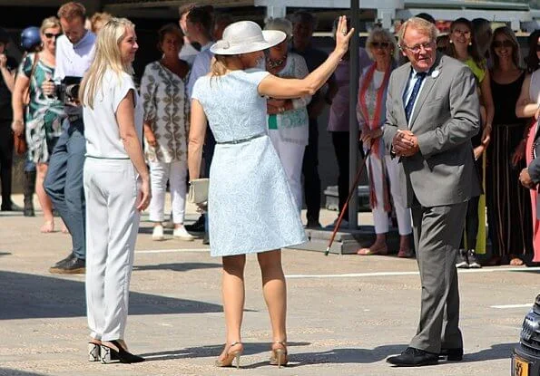 Queen Maxima opened the No Limits Noordwijk Riding School in Noordwijk