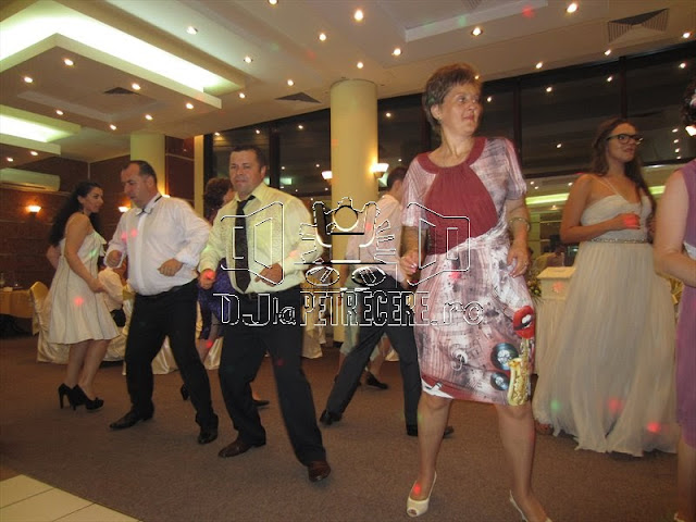 Petrecere de nunta - Arenele BNR 2013 - DJlaPetrecere.ro Petrecere de nunta - Arenele BNR 2013 - DJlaPetrecere.ro