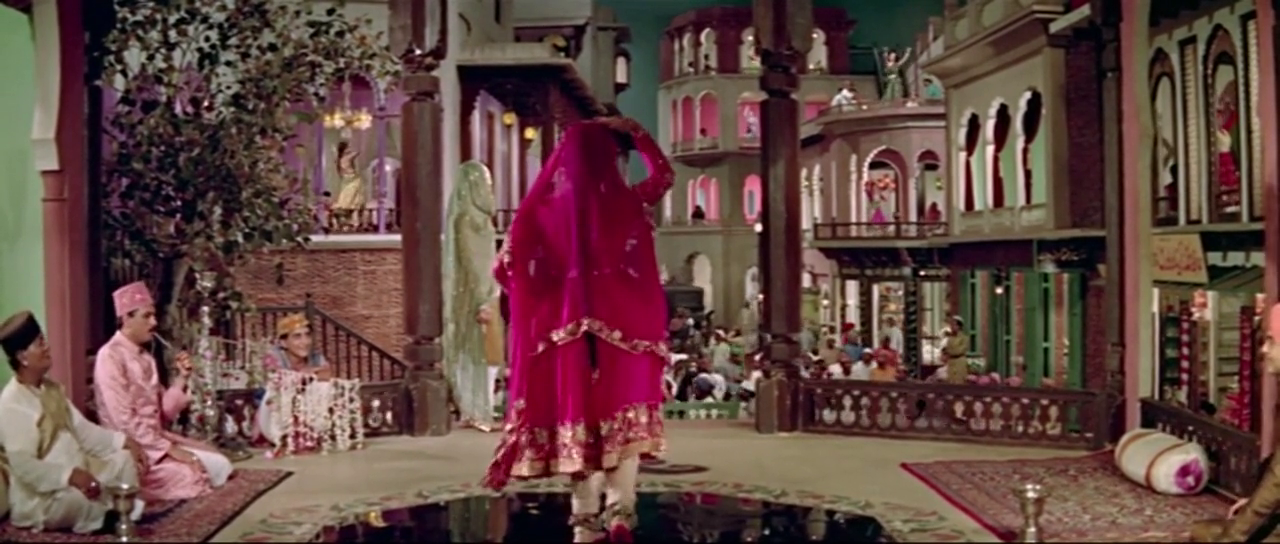 Download Pakeezah (1972) Hindi Movie 720p WEBRip 1GB – Flixji