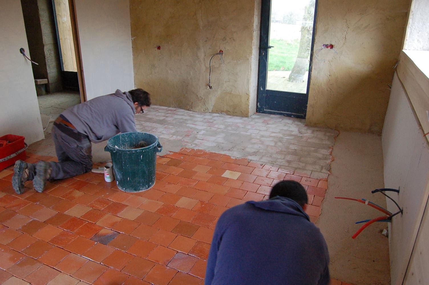 LA GREMIERE EN TRAVAUX: joints de la tomette