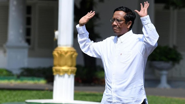 Mahfud Md: Pelantikan Menteri Hari Rabu Pagi Mahfud Md: Pelantikan Menteri Hari Rabu Pagi