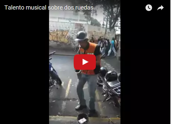 Un Moto-Saxofon nos alegrará la tarde Sólo en Venezuela