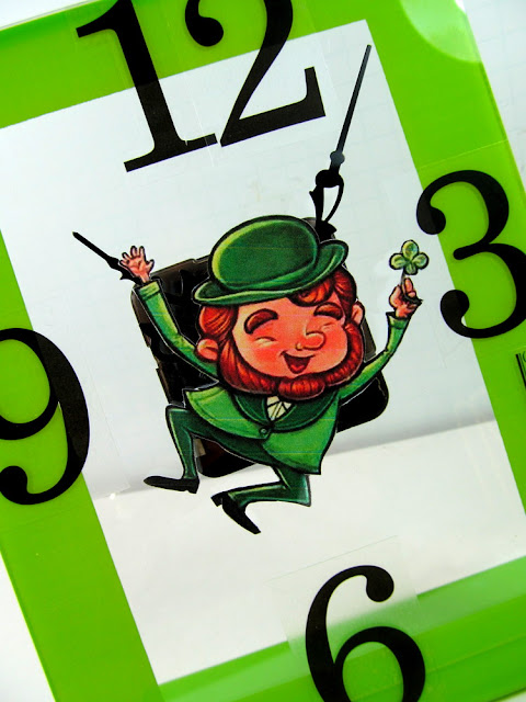 Deflecto - The Possibilities Are Endless!: St. Patrick's Day Desk Clock