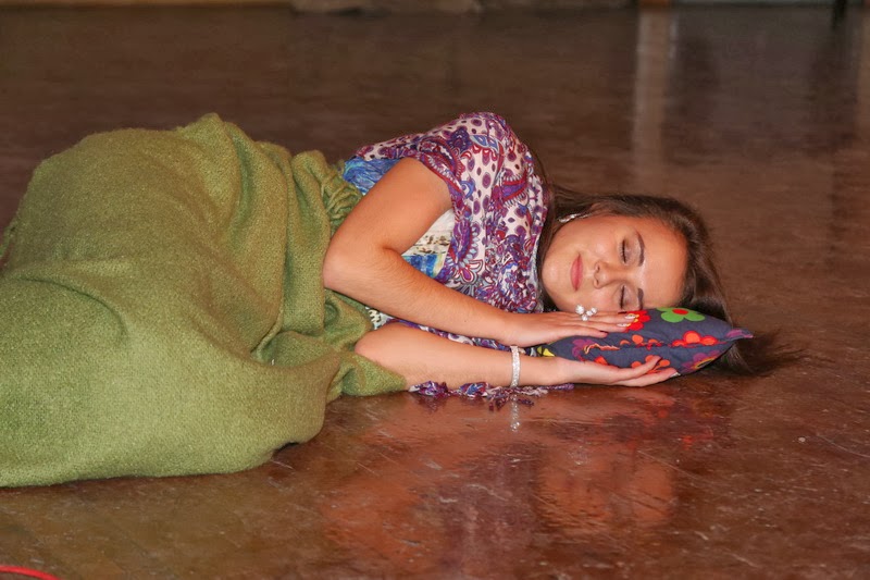 сон вожатый. сонный вожатый. вожатый в детском лагере. вожатые не спят. смешной вожатый.