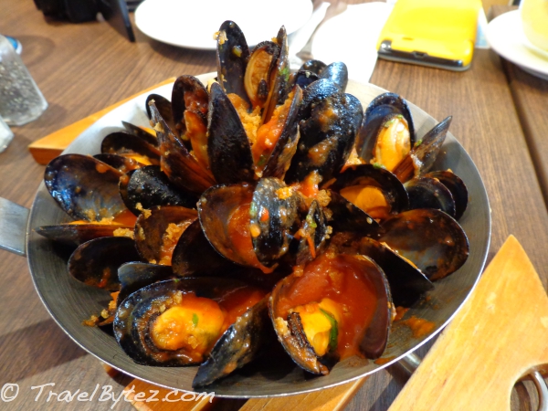 Mussels with Spicy Marinara Sauce