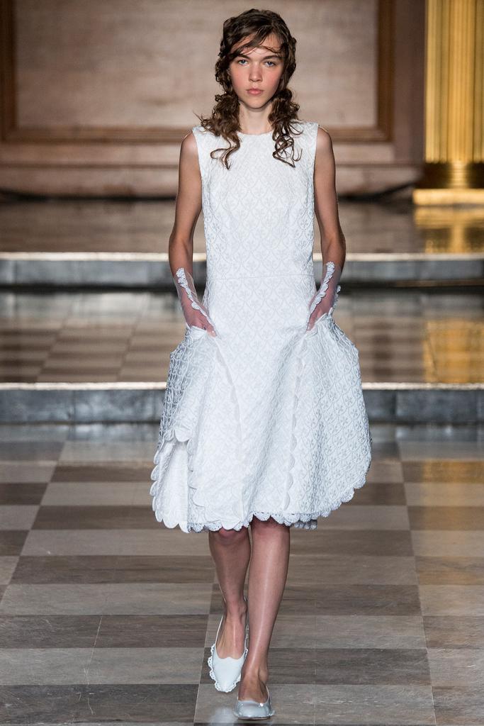 Fusion Of Effects: Walk the Walk: Simone Rocha S/S 2015 Collection