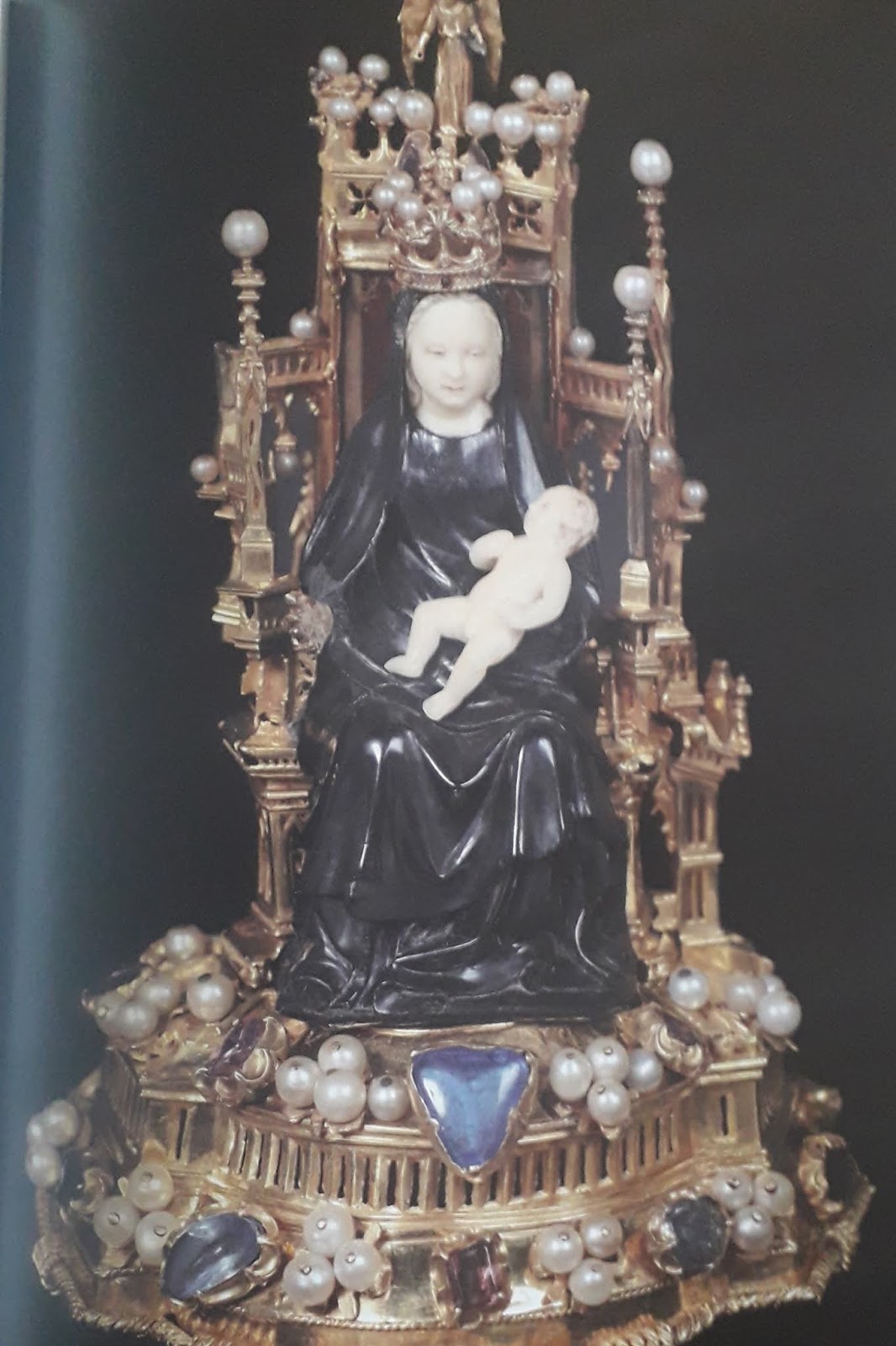 GUIAS DE TURISMO DE BURGOS EL PORTAPAZ DEL S.XIV DE LA CATEDRAL DE BURGOS