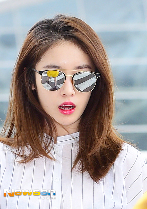 Check out T-ara's pictures on their way to China | T-ara World