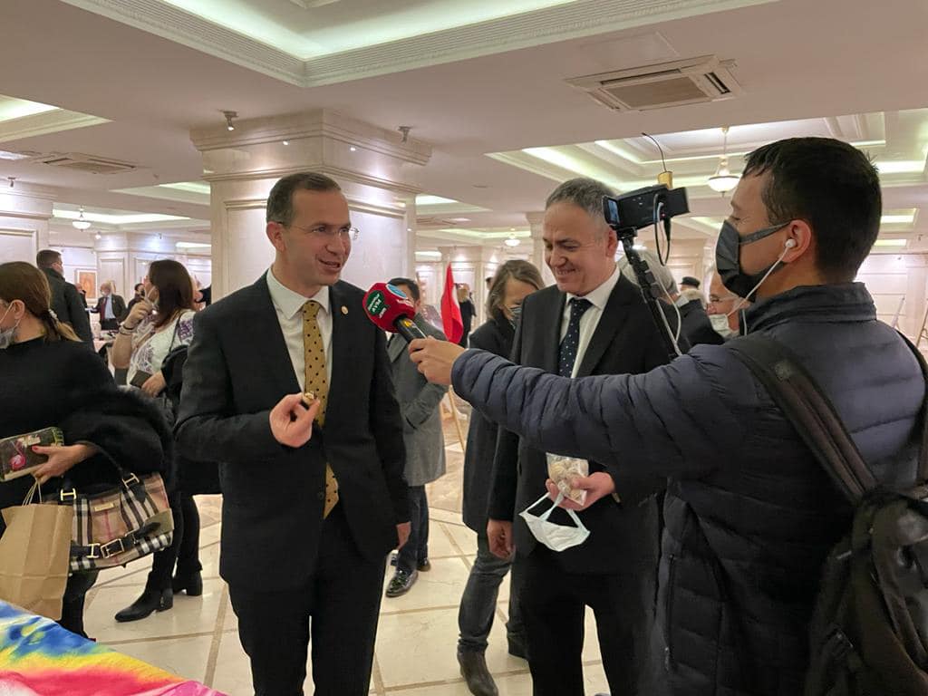 Romanya Günleri Sergisi Ankara 2021 Romen asıllı Trabzon Milletvekili olan Salih Cora