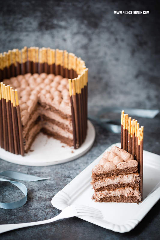 Mikado Torte (Pocky Cake) Rezept mit Schokoladen-Rum-Creme - Nicest Things