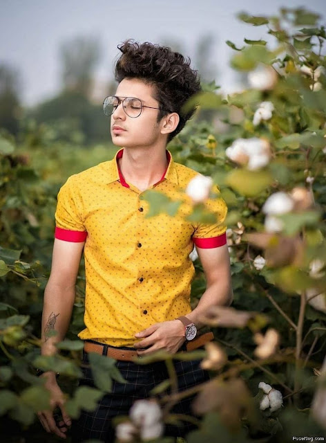 Boys Pose For Photoshoot In Nature
Boys Pose For Photoshoot In Nature