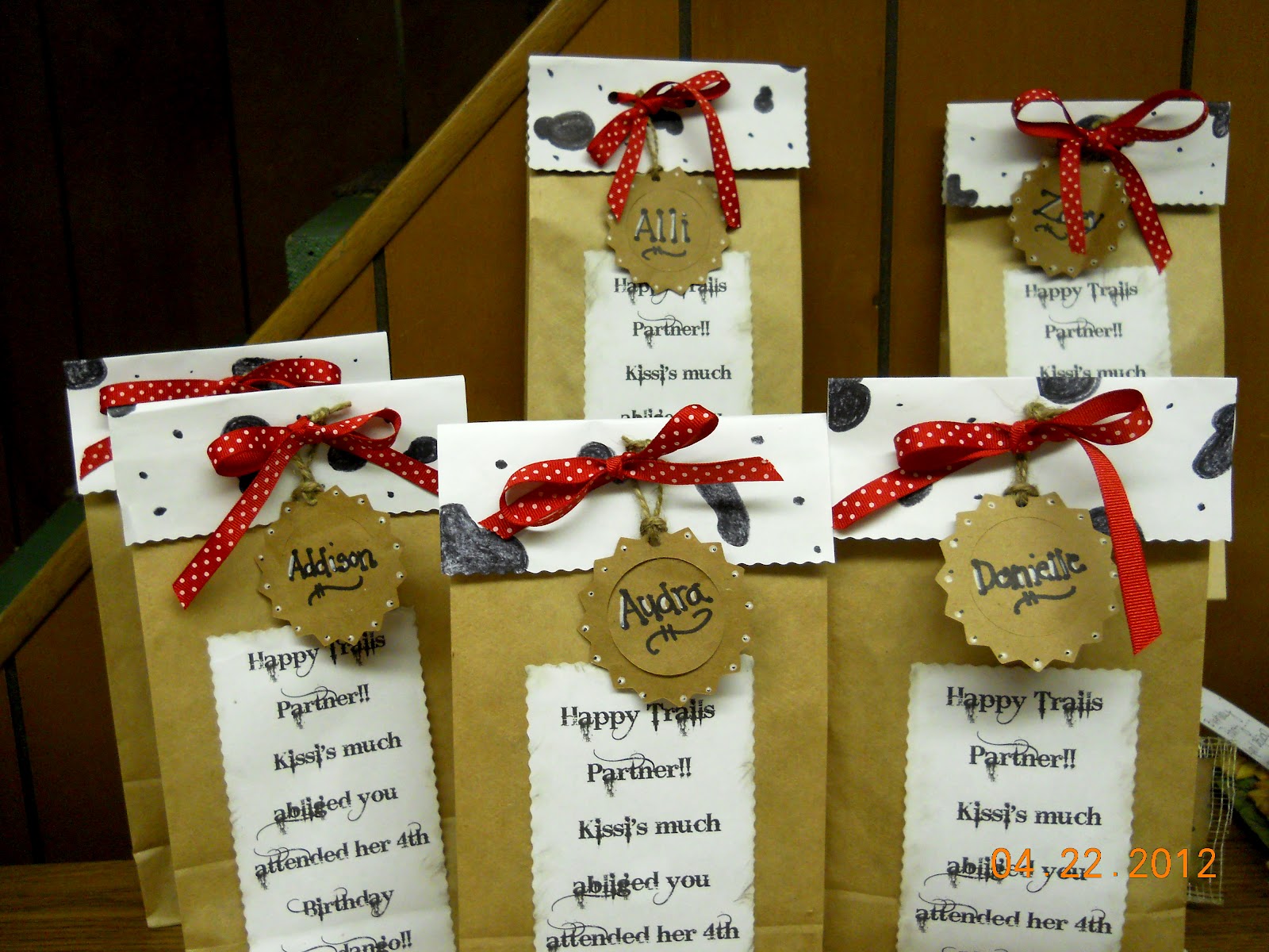 The MotherHOOD Super Cute Favor Bags...DONE DIRT CHEAP!