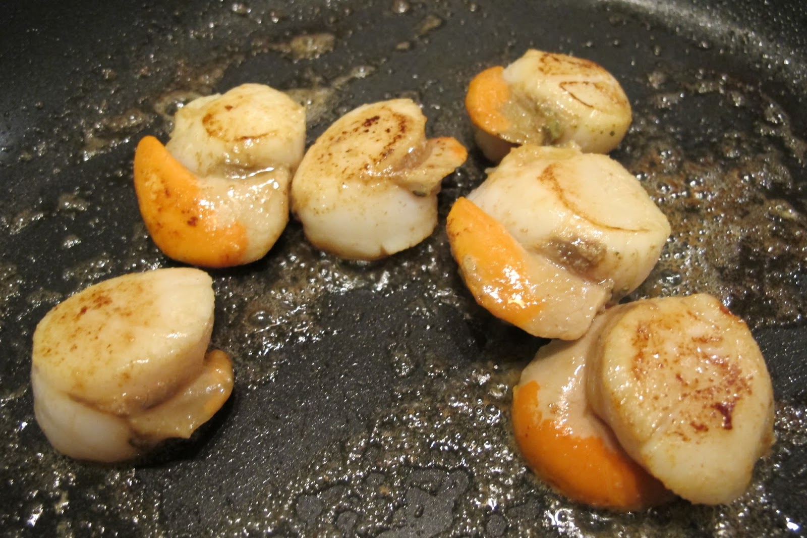 Coquilles St Jacques et fondue de poireaux