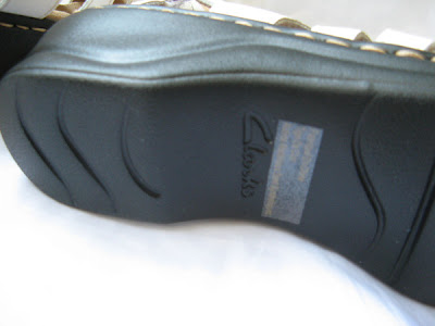 Clarks White Wedge Sandals Size 8 New