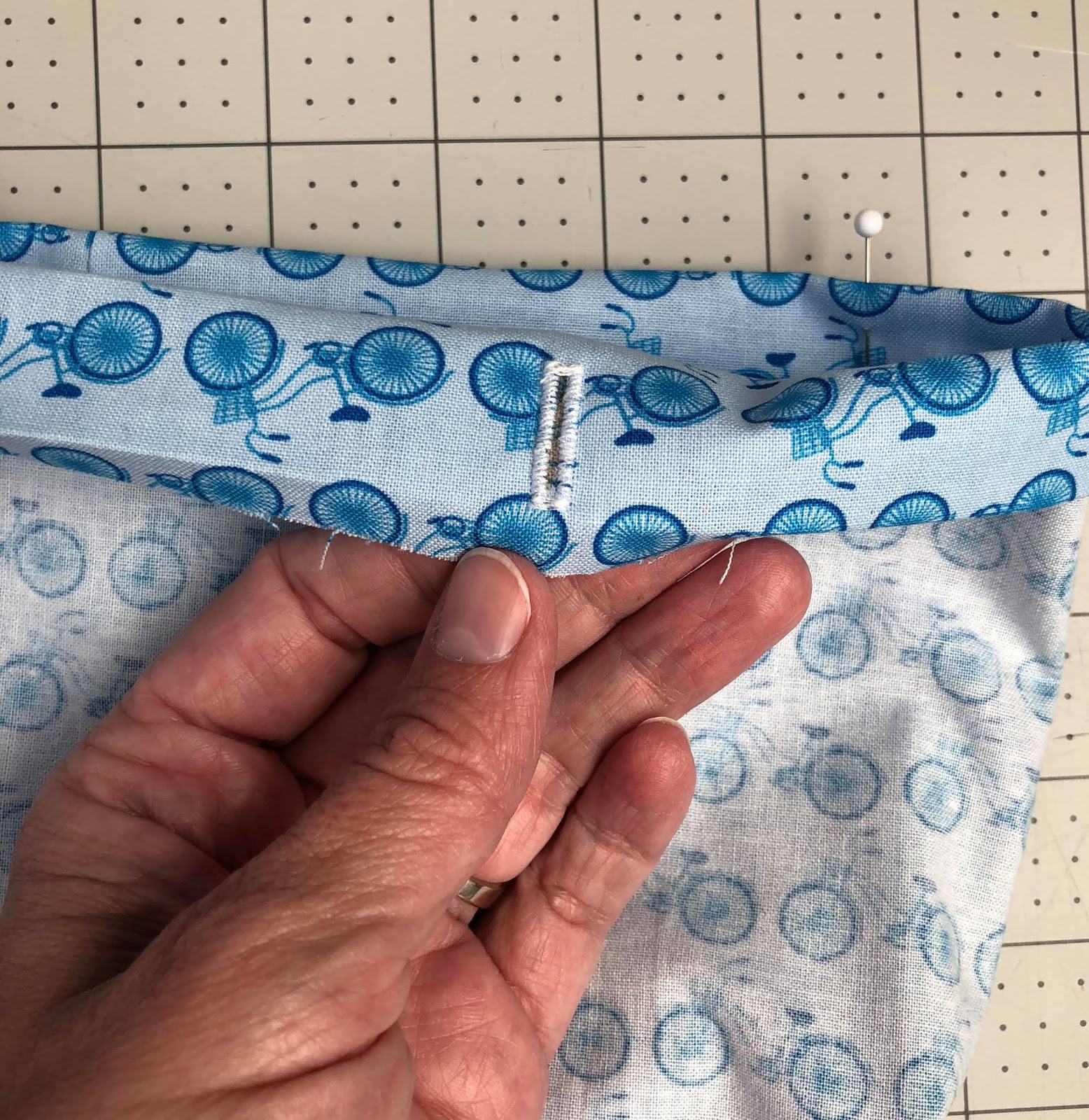 Create Kids Couture Make an Adjustable Waist Using Buttonhole Elastic