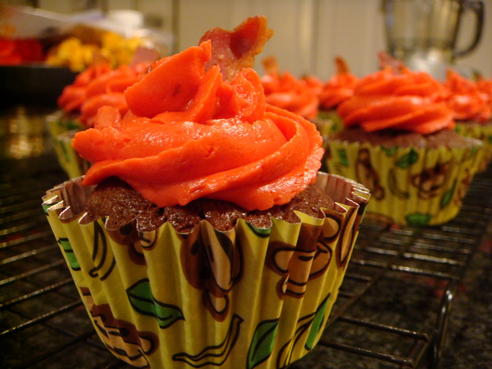 Delicious Dishings Chocolate, Peanut Butter, Banana, And Bacon Cupcakes
