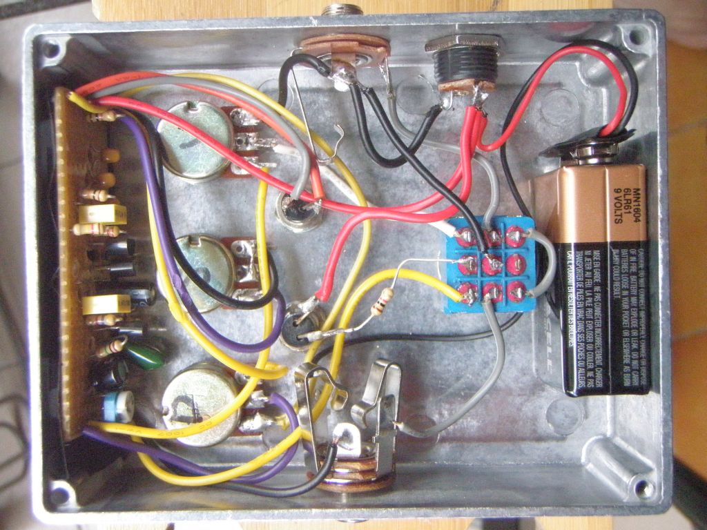 Building a Modified EA Tremolo Pedal on Veroboard | DIY Strat (and