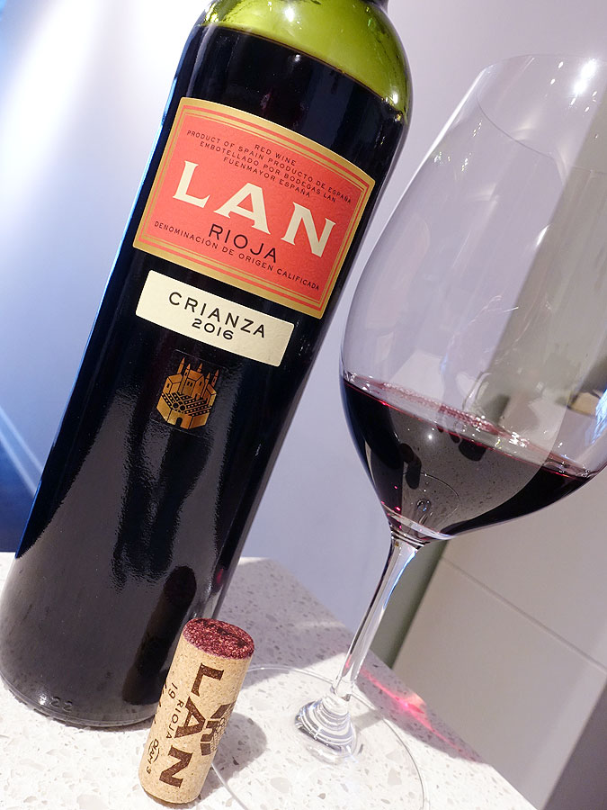LAN Crianza 2016 (Spain) Wine Review