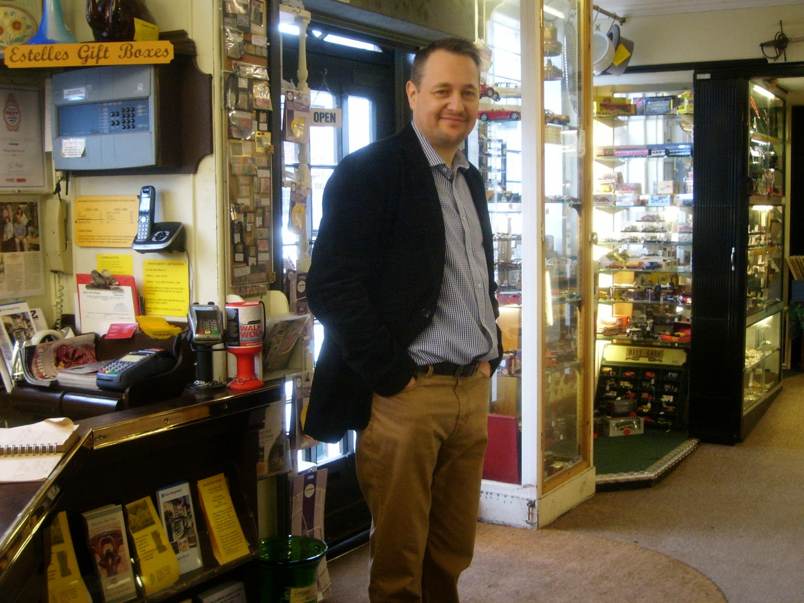 HUNGERFORD ARCADE ANTIQUES & COLLECTABLES HUNGERFORD ARCADE BBC