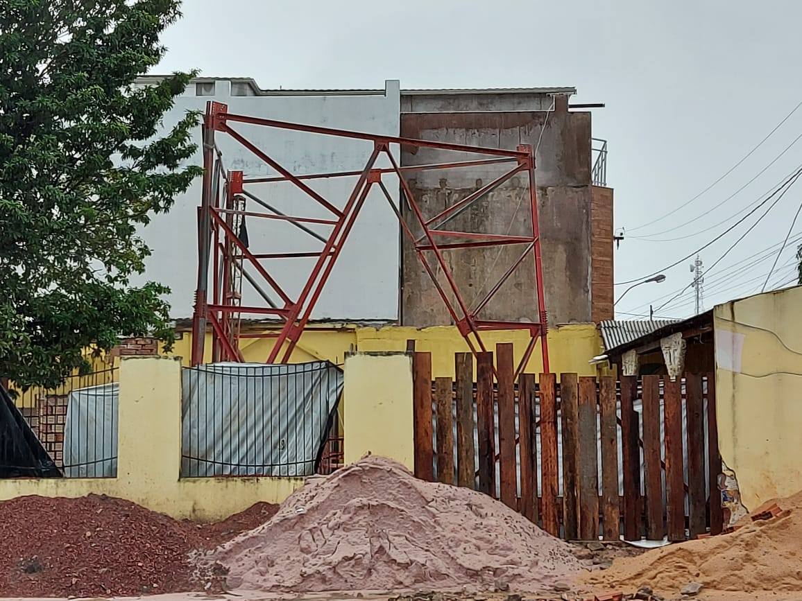 Instalação da torre da TV Guarany próximo à orla provoca abaixo-assinado