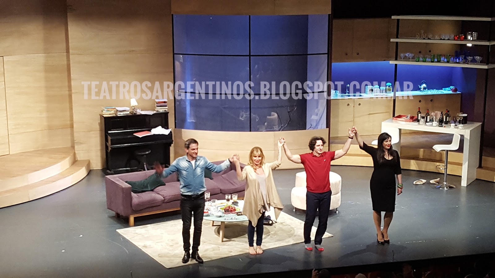 Teatros Argentinos CRÍTICA LOS VECINOS DE ARRIBA