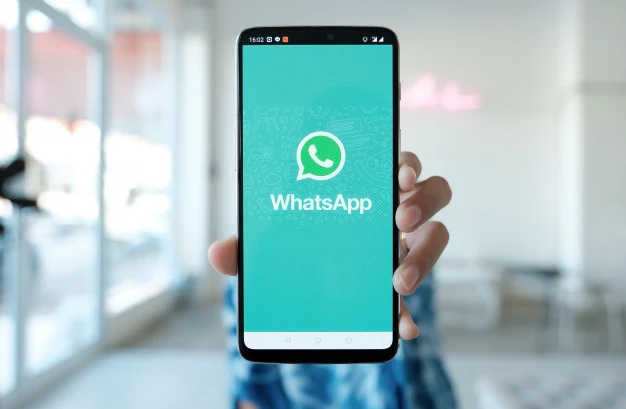 whatsapp-sekarang-mendorong-pengguna-untuk-menggunakan-fitur-perangkat-tertaut