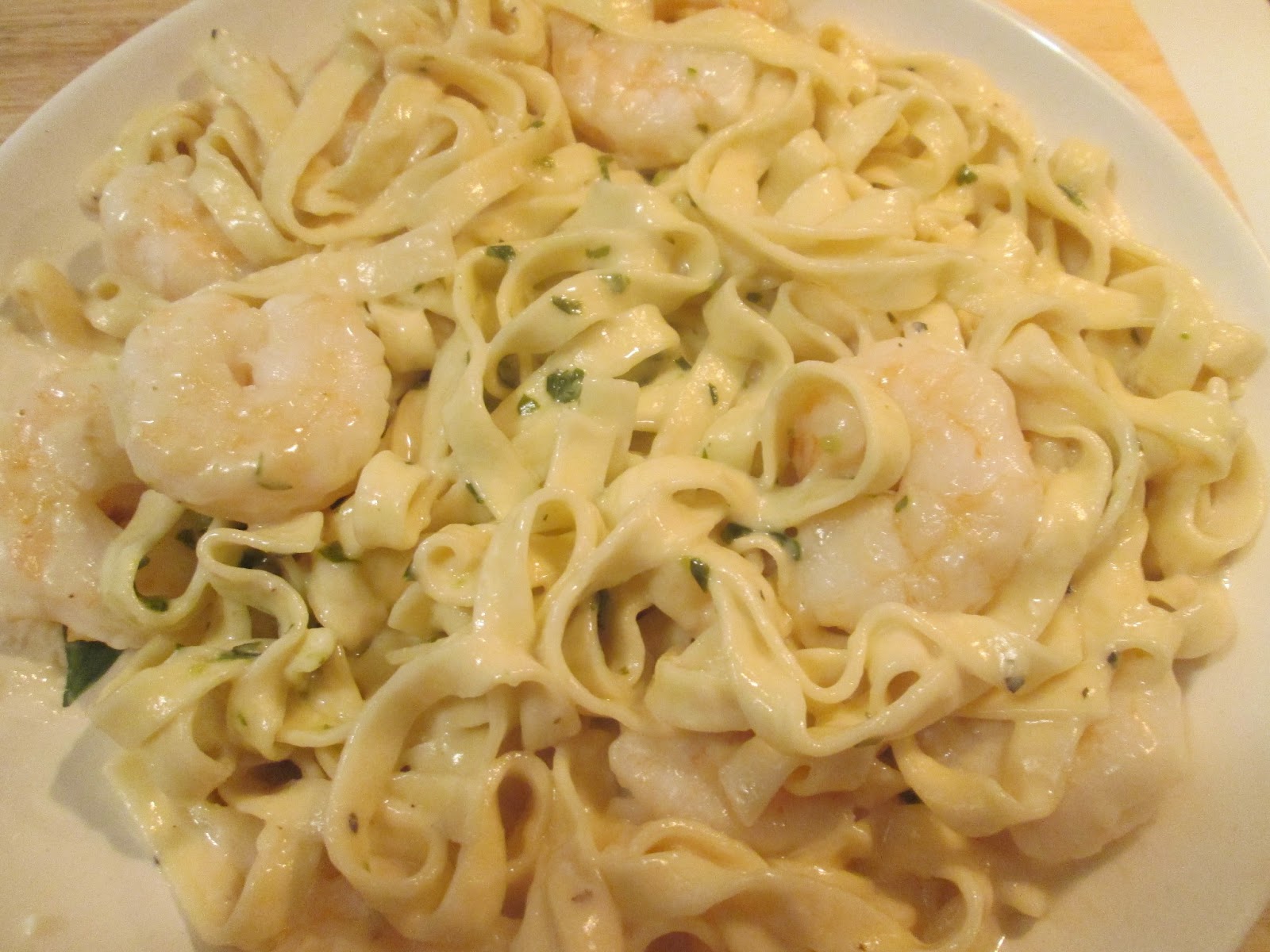 Diab2Cook Shrimp Fettuccine Alfredo w/ Garlic Knot Rolls