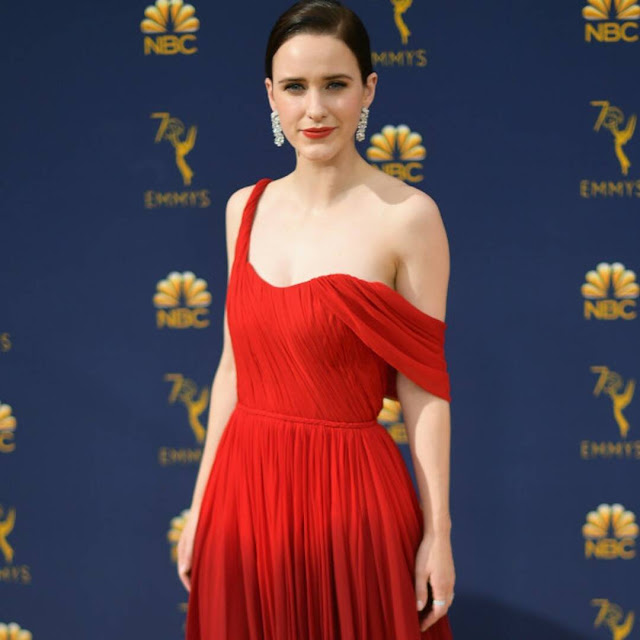 Brosnahan sexy rachel Rachel Brosnahan