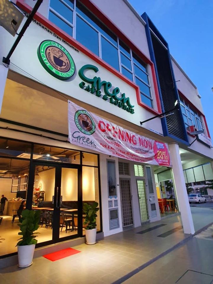Port' makan2 santai di Green Cafe & Lounge Jalan PPB Seksyen 4/4, Jasin