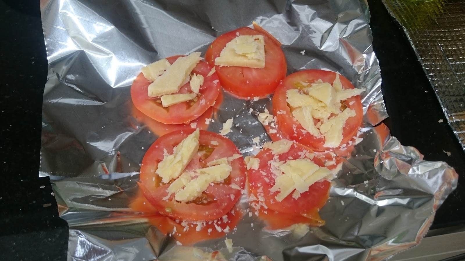 Air fried cheesy tomatoes