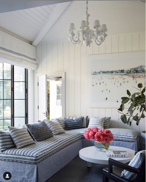 15 Kitchen Banquette Seating Ideas For Your Breakfast Nook