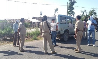 लॉकडाउन का पालन करने की बात कहने पर बाइक सवार युवकों ने बीडीओ पर तान दी पिस्तौल लॉकडाउन का पालन करने की बात कहने पर बाइक सवार युवकों ने बीडीओ पर तान दी पिस्तौल