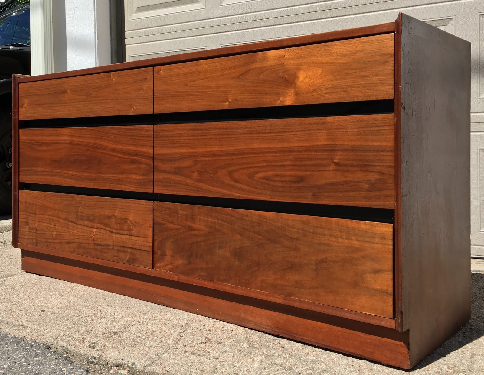 Circa Modern Milo Baughman Walnut Dresser For Dillingham 6