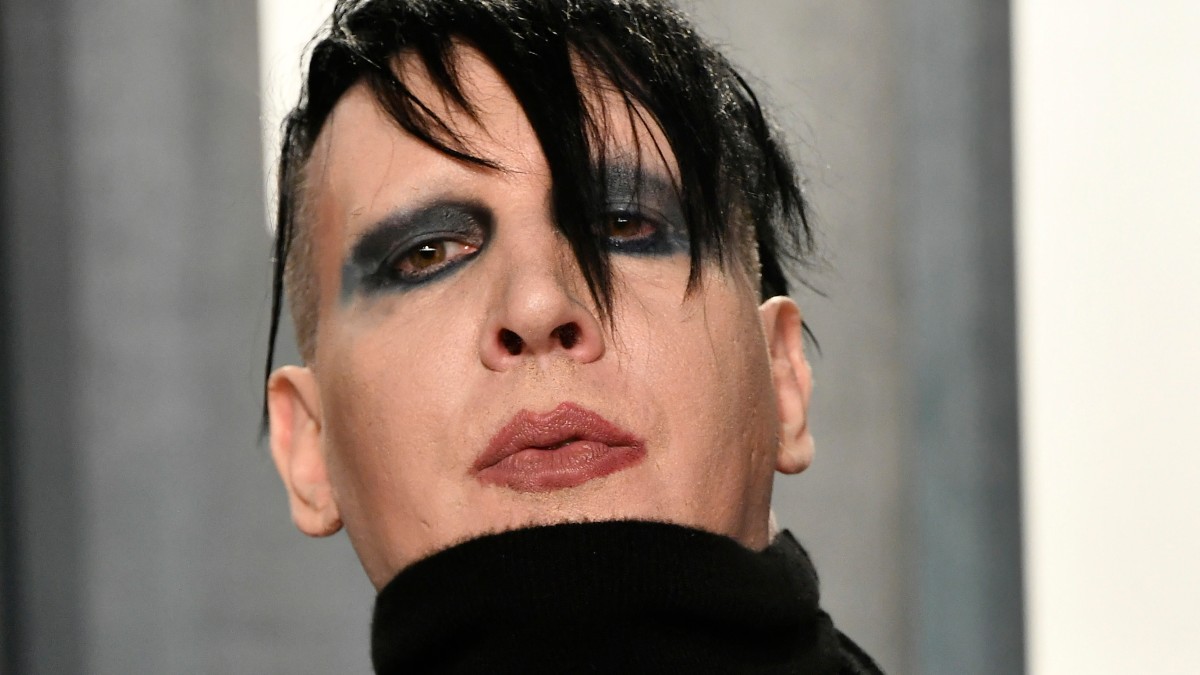  Marilyn Manson acusado de escupir y lanzar mocos a una mujer