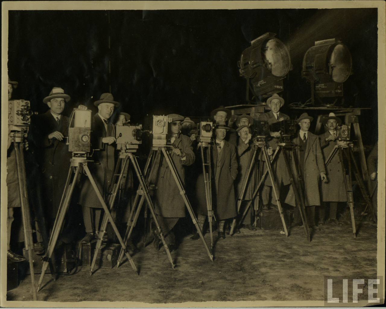 23 Rare Behind the Scenes Photos Reveal the Filmmaking in the 1920s
