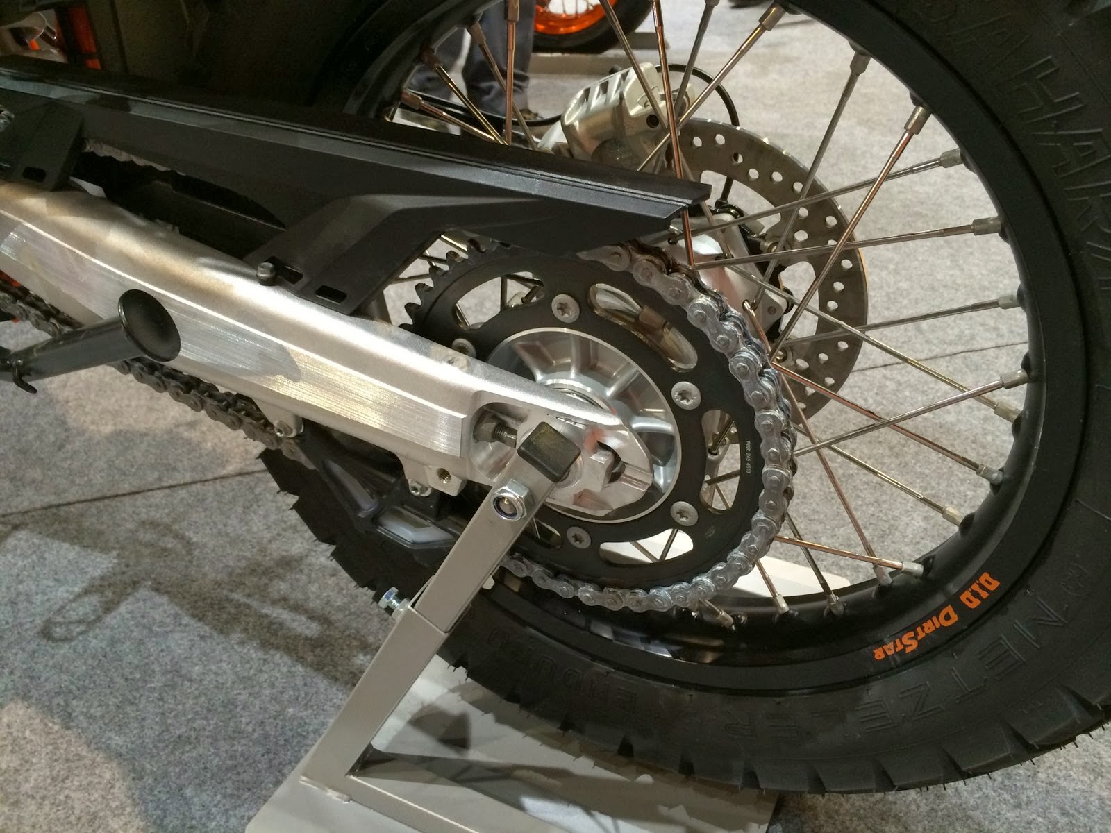 project KTM 690 Enduro R: The motorcycle show