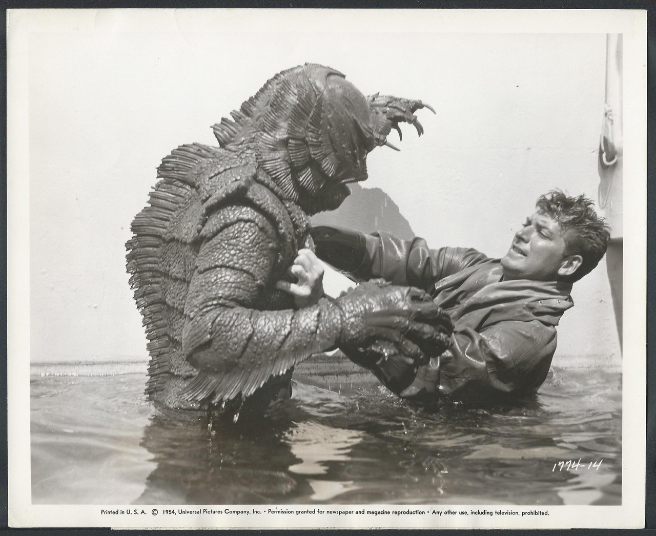 Франкенштейн из marvel. Монстр реванш. Месть твари черной лагуны. Game pragmatic slot android & ios. Игрушка тварь.