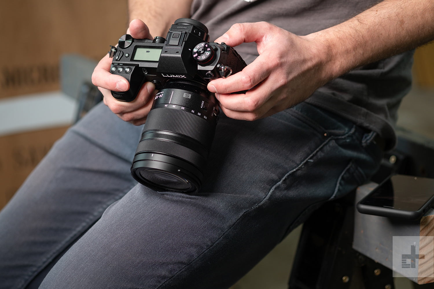 Top 4 Best DSLR & Smartphone Tripods (Review) in 2020