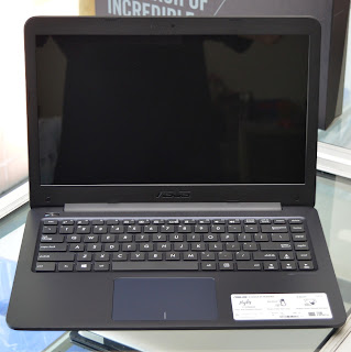Laptop ASUS E402YA AMD E2-7015 di Malang