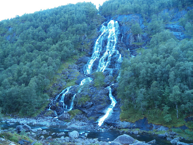 Fiordos Noruegos - Oslo (14 días por nuestra cuenta) Agosto 2013 - Blogs de Noruega - Día 3 (Subida al Preikestolen) (5)