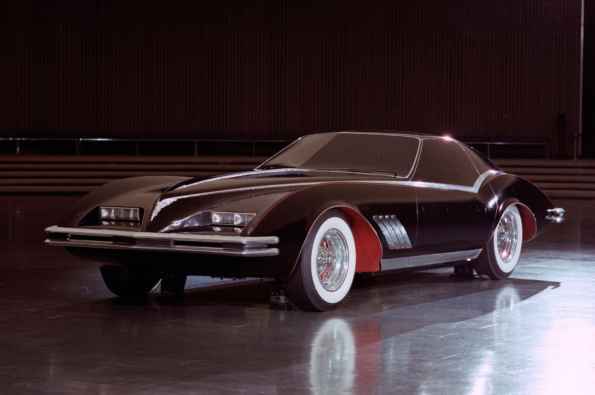 Nissan Phantom старый авто