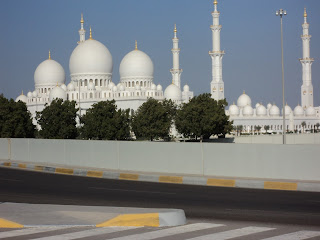 Beautiful and Biggest Mosque in UAE