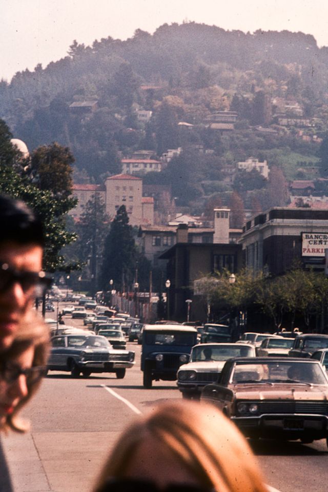 30 Fascinating Photos Capture Street Scenes of Berkeley From Between