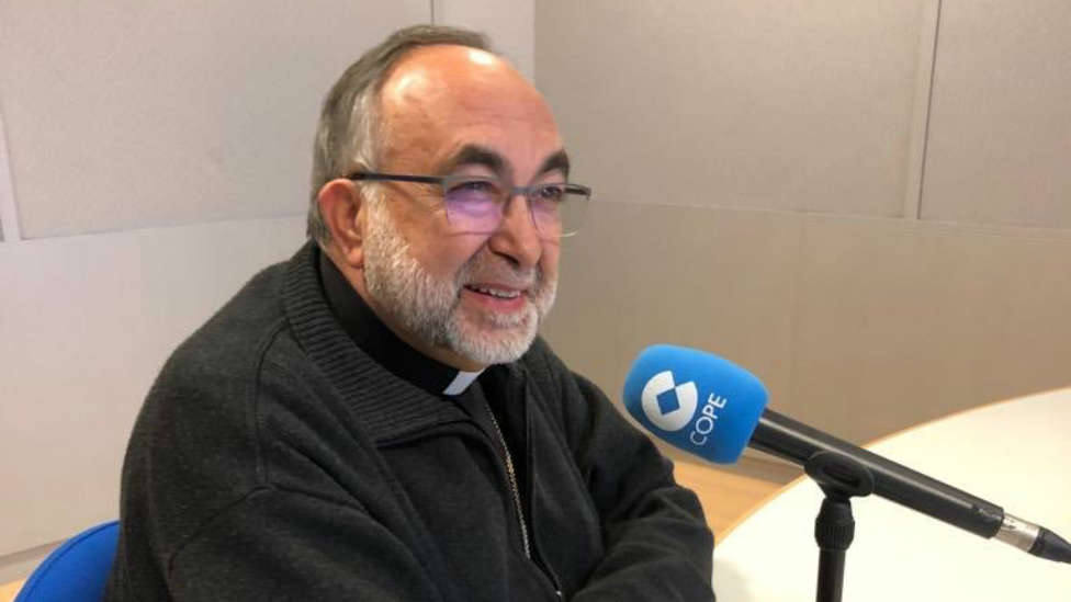 Parroquia de San Felix de Lugones. Monseñor Jesús Sanz Montes cumple