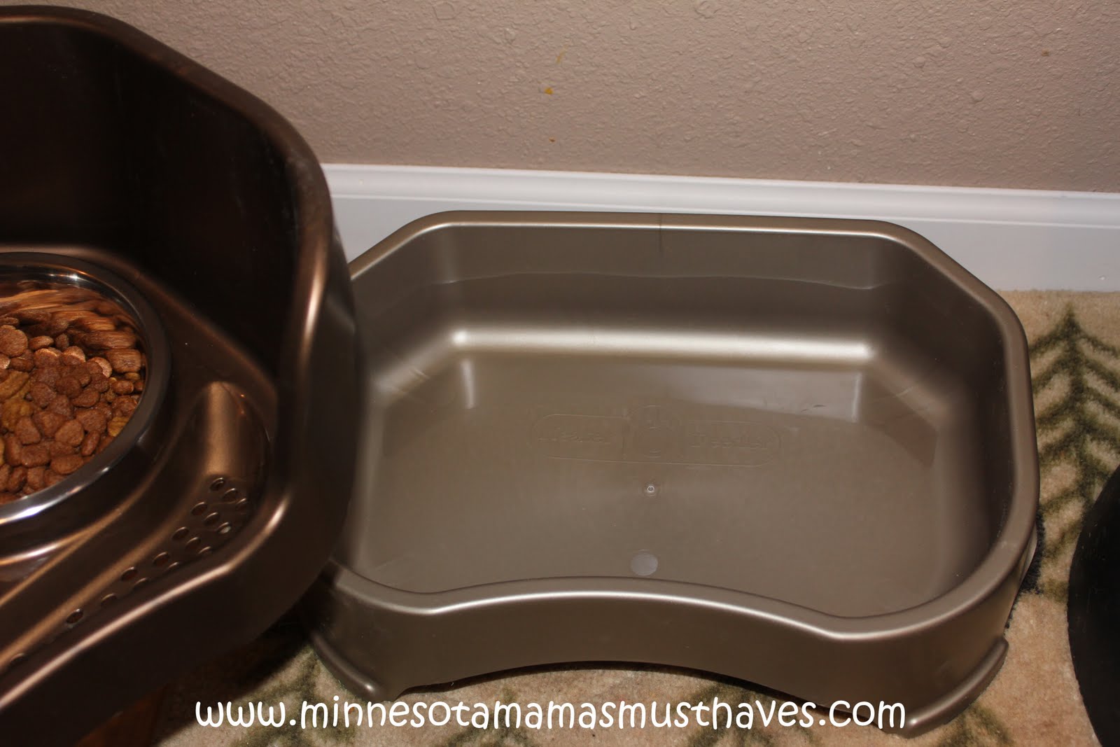Get Rid Of The Mess By Your Dog S Bowl Neater Feeder Review