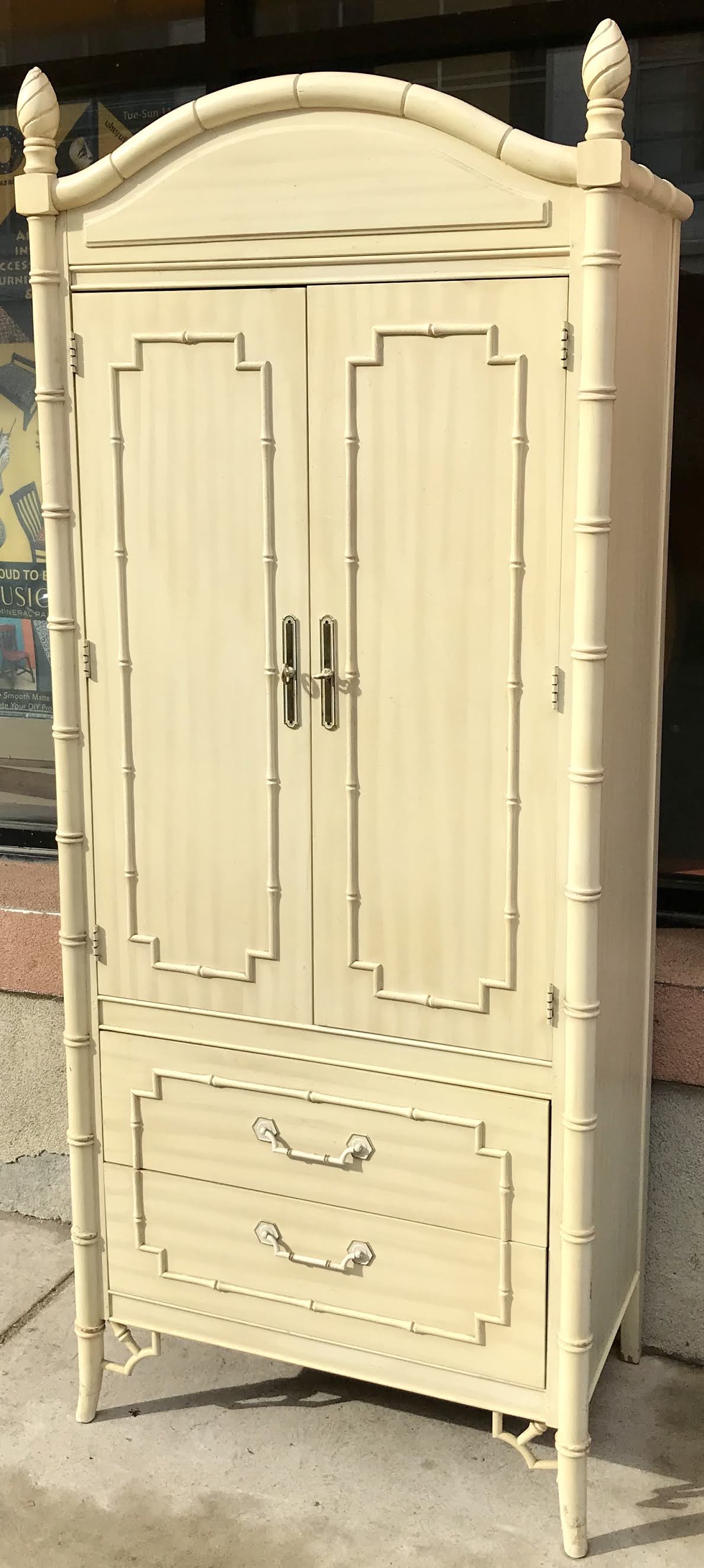 Uhuru Furniture & Collectibles 3Piece Cream Faux Bamboo Bedroom Set