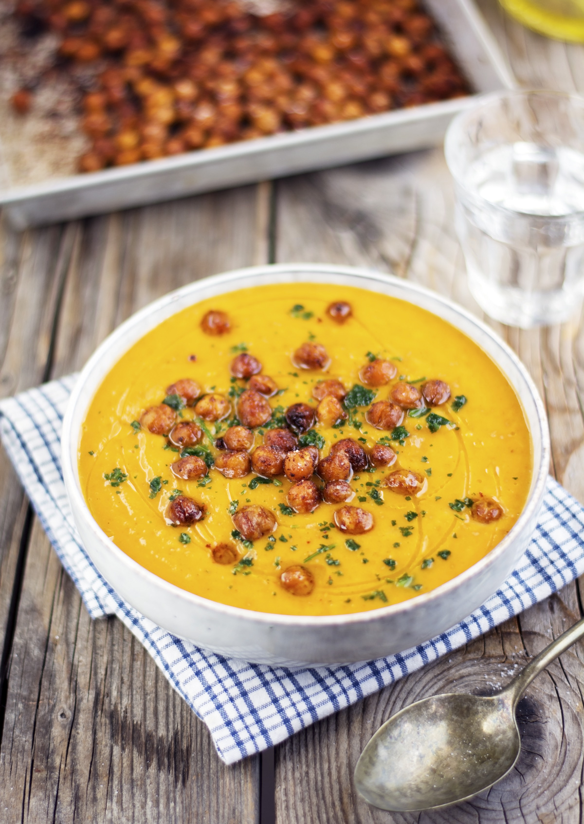 (Vegan) Roasted Butternut Squash and Pear Soup with Paprika Chickpeas